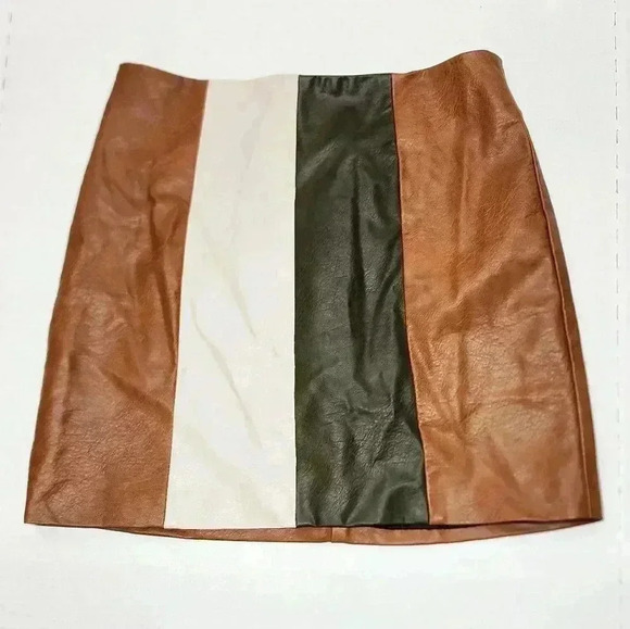 Wild Honey Faux Leather Skirt Size Small - Picture 1 of 10